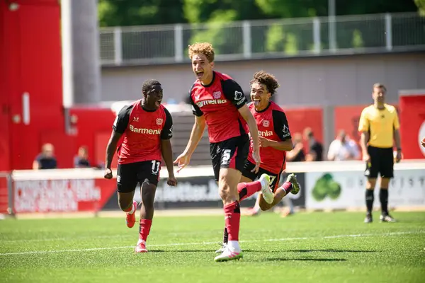 LEVERKUSEN, ALMANY - 10 MAYIS 2025: Andrea Natali - Yarı-Final. A-Junioren Bundesliga maçı Bayer 04 Leverkusen, FC Bayern 'e karşı Ulrich-Haberland Stadyumu' nda.
