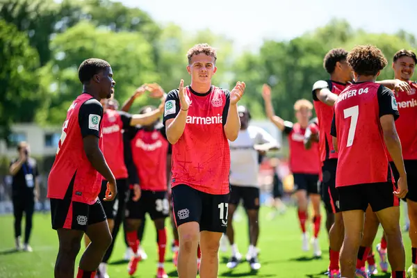 LEVERKUSEN, ALMANY - 10 MAYIS 2025: Julien Kurowski - Yarı-Final. A-Junioren Bundesliga maçı Bayer 04 Leverkusen, FC Bayern 'e karşı Ulrich-Haberland Stadyumu' nda.