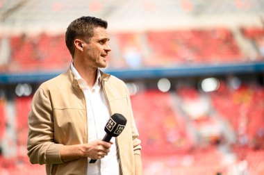 LEVERKUSEN, GERMANY - 11 MAYIS, 2025: Sebastian Kehl - Bayer 04 Leverkusen FC Augsburg 'a karşı.