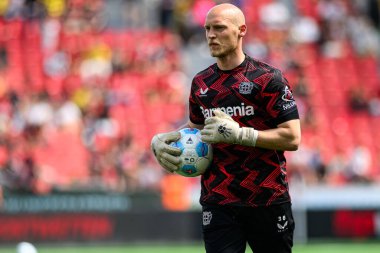LEVERKUSEN, GERMANY - 11 Mayıs 2025: Niklas Lomb - Bundesliga maçı Bayer 04 Leverkusen FC Augsburg 'a karşı Bayarena' da.