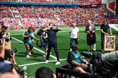 LEVERKUSEN, GERMANY - 11 Mayıs 2025: Xabi Alonso - Bundesliga maçı Bayer 04 Leverkusen FC Augsburg 'a karşı Bayarena' da.