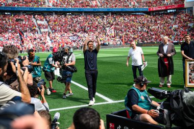 LEVERKUSEN, GERMANY - 11 Mayıs 2025: Xabi Alonso - Bundesliga maçı Bayer 04 Leverkusen FC Augsburg 'a karşı Bayarena' da.