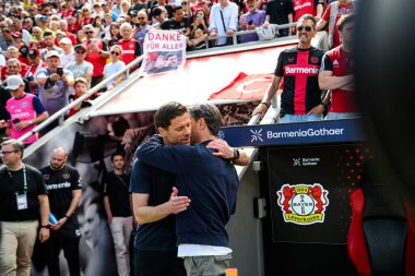 LEVERKUSEN, GERMANY - 11 Mayıs 2025: Xabi Alonso, Niko Kovac - Bundesliga maçı Bayer 04 Leverkusen ve FC Augsburg Bayena 'da.