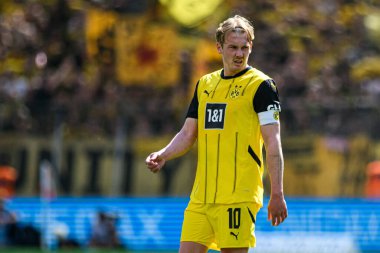 LEVERKUSEN, GERMANY - 11 MAYIS 2025: Bayer 04 Leverkusen FC Augsburg 'a karşı Bundesliga maçı.