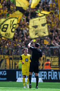 LEVERKUSEN, GERMANY - 11 MAYIS 2025: Bayer 04 Leverkusen FC Augsburg 'a karşı Bundesliga maçı.