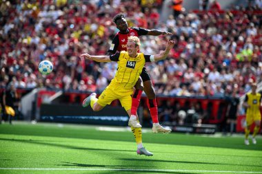 LEVERKUSEN, GERMANY - 11 MAYIS 2025: Bayer 04 Leverkusen FC Augsburg 'a karşı Bundesliga maçı.