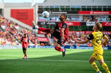 LEVERKUSEN, GERMANY - 11 Mayıs 2025: Arthur - Bundesliga maçı Bayer 04 Leverkusen, Bayarena 'da FC Augsburg' a karşı.