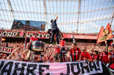 LEVERKUSEN, GERMANY - 11 Mayıs 2025: Xabi Alonso - Bundesliga maçı Bayer 04 Leverkusen FC Augsburg 'a karşı Bayarena' da.