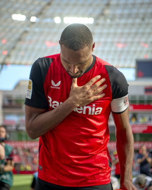 LEVERKUSEN, GERMANY - 11 Mayıs 2025: Jonathan Tah - Bundesliga maçı Bayer 04 Leverkusen FC Augsburg 'a karşı Bayarena' da.