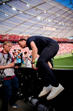 LEVERKUSEN, GERMANY - 11 Mayıs 2025: Xabi Alonso - Bundesliga maçı Bayer 04 Leverkusen FC Augsburg 'a karşı Bayarena' da.