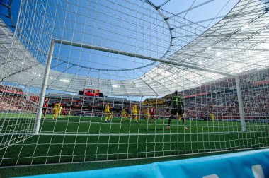 LEVERKUSEN, GERMANY - 11 MAYIS, 2025: Gregor Kobel - Bundesliga maçı Bayer 04 Leverkusen FC Augsburg 'a karşı Bayarena' da.
