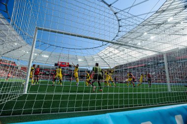 LEVERKUSEN, GERMANY - 11 MAYIS, 2025: Gregor Kobel - Bundesliga maçı Bayer 04 Leverkusen FC Augsburg 'a karşı Bayarena' da.