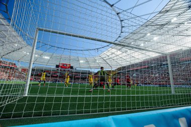 LEVERKUSEN, GERMANY - 11 MAYIS, 2025: Gregor Kobel - Bundesliga maçı Bayer 04 Leverkusen FC Augsburg 'a karşı Bayarena' da.