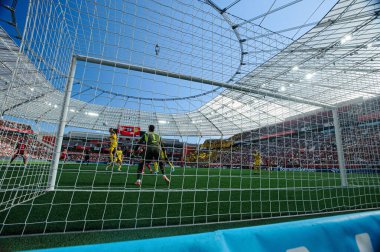 LEVERKUSEN, GERMANY - 11 MAYIS, 2025: Gregor Kobel - Bundesliga maçı Bayer 04 Leverkusen FC Augsburg 'a karşı Bayarena' da.