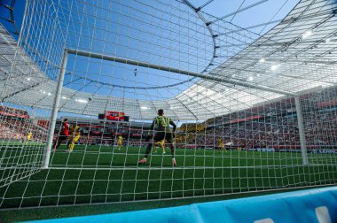 LEVERKUSEN, GERMANY - 11 MAYIS, 2025: Gregor Kobel - Bundesliga maçı Bayer 04 Leverkusen FC Augsburg 'a karşı Bayarena' da.