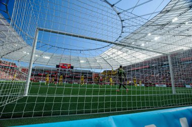 LEVERKUSEN, GERMANY - 11 MAYIS, 2025: Gregor Kobel - Bundesliga maçı Bayer 04 Leverkusen FC Augsburg 'a karşı Bayarena' da.