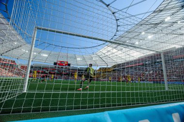 LEVERKUSEN, GERMANY - 11 MAYIS, 2025: Gregor Kobel - Bundesliga maçı Bayer 04 Leverkusen FC Augsburg 'a karşı Bayarena' da.