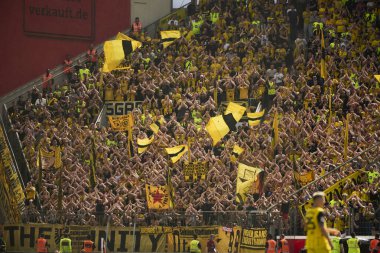 LEVERKUSEN, GERMANY - 11 MAYIS 2025: Bayer 04 Leverkusen FC Augsburg 'a karşı Bundesliga maçı.