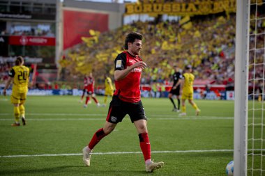 LEVERKUSEN, GERMANY - 11 Mayıs 2025: Jonas Hofmann - Bundesliga maçı Bayer 04 Leverkusen FC Augsburg 'a karşı Bayarena' da.