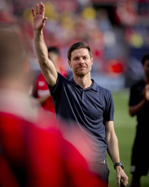 LEVERKUSEN, GERMANY - 11 Mayıs 2025: Xabi Alonso - Bundesliga maçı Bayer 04 Leverkusen FC Augsburg 'a karşı Bayarena' da.