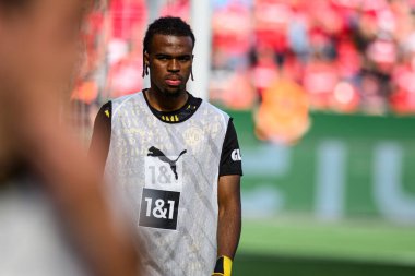 LEVERKUSEN, GERMANY - 11 Mayıs 2025: Carney Chukwuemeka - Bayer 04 Leverkusen-Borussia Dortmund maçı Bayena 'da.