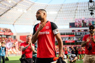 LEVERKUSEN, GERMANY - 11 Mayıs 2025: Jonathan Tah - Bundesliga maçı Bayer 04 Leverkusen, Borussia Dortmund 'a karşı Bayarena' da.