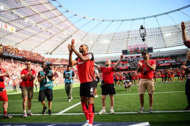 LEVERKUSEN, GERMANY - 11 Mayıs 2025: Jonathan Tah - Bundesliga maçı Bayer 04 Leverkusen, Borussia Dortmund 'a karşı Bayarena' da.