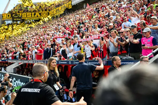 LEVERKUSEN, GERMANY - 11 MAYIS 2025: Xabi Alonso - Bayer 04 Leverkusen, Borussia Dortmund 'a karşı.