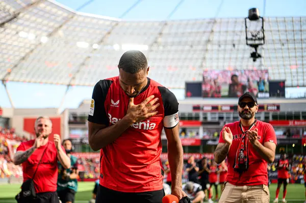 LEVERKUSEN, GERMANY - 11 Mayıs 2025: Jonathan Tah - Bundesliga maçı Bayer 04 Leverkusen, Borussia Dortmund 'a karşı Bayarena' da.