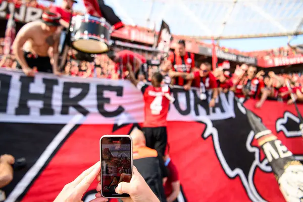 LEVERKUSEN, GERMANY - 11 Mayıs 2025: Jonathan Tah - Bundesliga maçı Bayer 04 Leverkusen, Borussia Dortmund 'a karşı Bayarena' da.