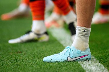 COLOGNE, ALMANY - 2 Mayıs 2025: Nike Tiempo Efsanesi 10 Elit Rhein Enerji Stadyumu.