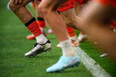 COLOGNE, ALMANY - 2 Mayıs 2025: Nike Tiempo Efsanesi 10 Elit FG - Rhein Enerji Stadyumu.