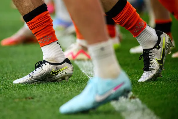 COLOGNE, ALMANY - 2 Mayıs 2025: Nike Tiempo Efsanesi 10 Elit FG - Rhein Enerji Stadyumu.