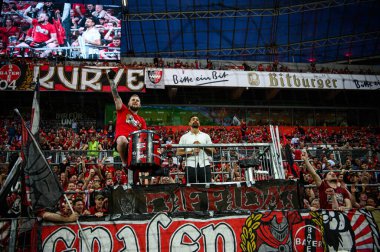 LEVERKUSEN, GERMANY - 21 Mayıs 2023: Karim Bellarabi, Alman eski futbolcu - Bayer 04 Leverkusen, Borussia Moenchengladbach 'a karşı.