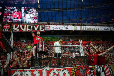 LEVERKUSEN, GERMANY - 21 Mayıs 2023: Karim Bellarabi, Alman eski futbolcu - Bayer 04 Leverkusen, Borussia Moenchengladbach 'a karşı.