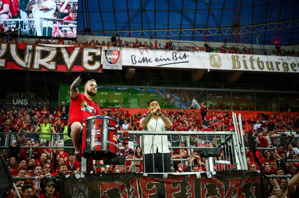 LEVERKUSEN, GERMANY - 21 Mayıs 2023: Karim Bellarabi, Alman eski futbolcu - Bayer 04 Leverkusen, Borussia Moenchengladbach 'a karşı.