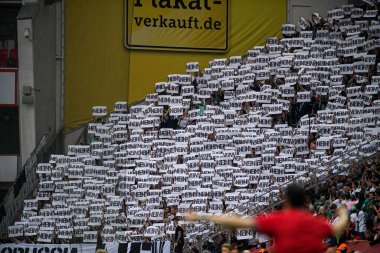 LEVERKUSEN, GERMANY - 21 MAYIS 2023: Fans Moenchengladbach - Bundesliga maçı Bayer 04 Leverkusen ile Borussia Moenchengladbach Bayena 'da.