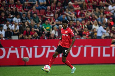 LEVERKUSEN, GERMANY - 21 MAYIS 2023: Edmond Tapsoba - Bayer 04 Leverkusen, Borussia Moenchengladbach 'a karşı Bayena.