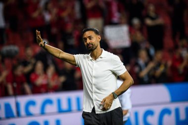 LEVERKUSEN, GERMANY - 21 Mayıs 2023: Karim Bellarabi, Alman eski futbolcu - Bayer 04 Leverkusen, Borussia Moenchengladbach 'a karşı.