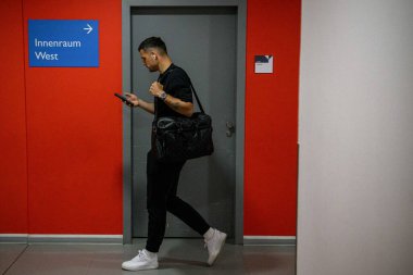 MAINZ, GERMANY - 17 Mayıs 2025: Granit Xhaka - Bundesliga maçı 1.FSV Mainz 05 - Bayer 04 Leverkusen maçı Mewa Arena 'da.