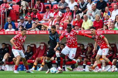 MAINZ, GERMANY - 17 Mayıs 2025: Patrik Schick, Danny da Costa, Nadiem Amiri - Bundesliga maçı 1.FSV Mainz 05 - Bayer 04 Leverkusen.