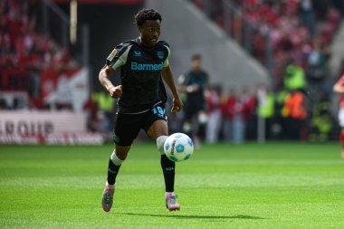 MAINZ, GERMANY - 17 Mayıs 2025: Nathan Tella - Bundesliga maçı 1.FSV Mainz 05, Bayer 04 Leverkusen 'e karşı Mewa Arena' da.