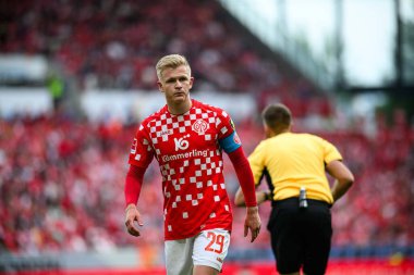 MAINZ, GERMANY - 17 Mayıs 2025: Jonathan Burkardt, Reichel Tobias - Bundesliga maçı 1.FSV Mainz 05 - Bayer 04 Leverkusen maçı Mewa Arena 'da.