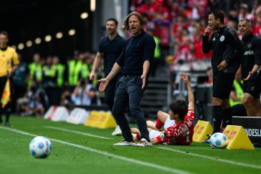MAINZ, GERMANY - 17 Mayıs 2025: Bo Henriksen - Bundesliga maçı 1.FSV Mainz 05, Bayer 04 Leverkusen 'e karşı Mewa Arena' da.