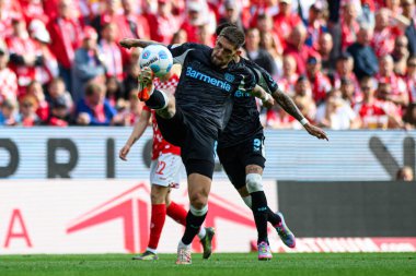 MAINZ, GERMANY - 17 Mayıs 2025: Robert Andrich - Bundesliga maçı 1.FSV Mainz 05 - Bayer 04 Leverkusen maçı Mewa Arena 'da.