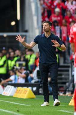 MAINZ, GERMANY - 17 Mayıs 2025: Xabi Alonso - Bundesliga maçı 1.FSV Mainz 05 - Bayer 04 Leverkusen maçı Mewa Arena 'da.