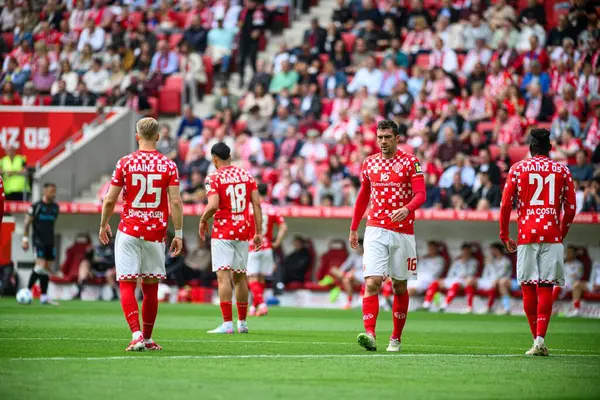 MAINZ, GERMANY - 17 Mayıs 2025: Stefan Bell - Bundesliga maçı 1.FSV Mainz 05 - Bayer 04 Leverkusen 'e karşı Mewa Arena' da.