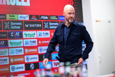 LEVERKUSEN, GERMANY - 26 MAYIS 2025: - Basın toplantısı Erik 10 Hag, Bayena 'da yeni teknik direktör Bayer 04 Leverkusen.