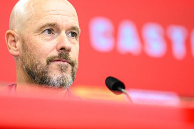 LEVERKUSEN, GERMANY - 26 MAYIS 2025: - Basın toplantısı Erik 10 Hag, Bayena 'da yeni teknik direktör Bayer 04 Leverkusen.