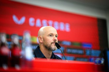 LEVERKUSEN, GERMANY - 26 MAYIS 2025: - Basın toplantısı Erik 10 Hag, Bayena 'da yeni teknik direktör Bayer 04 Leverkusen.